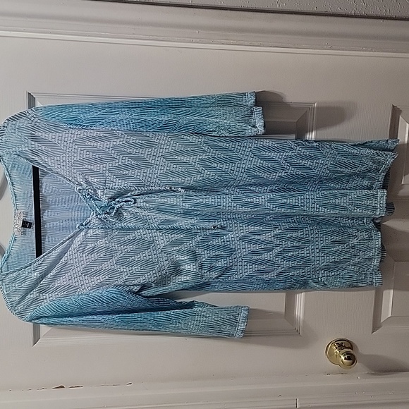 Lrg swim cover up - Picture 2 of 3